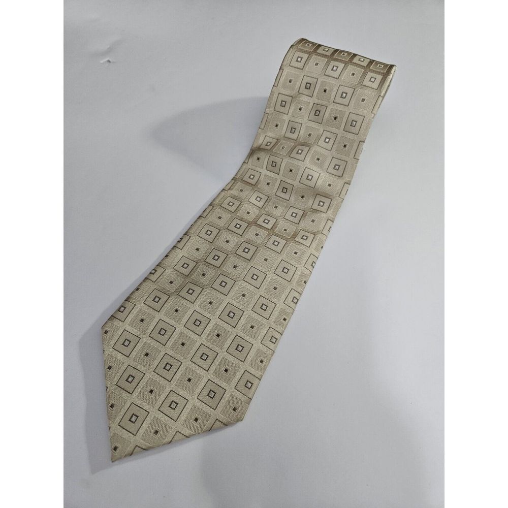 Donald J. Trump Signature Collection Men's 100% Hand Made Silk Tie